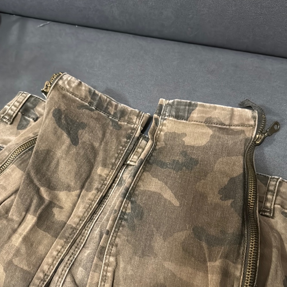 Zara Basic Camouflage Cargo Pants With Zipper Det… - image 3